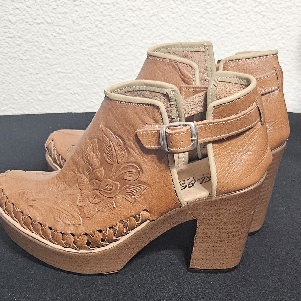 Tan Leather Women's Ankle Boots - Picture 3 of 7